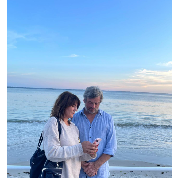 Ce mardi Estelle Denis a dévoilé une photo où elle apparaît avec son amoureux.