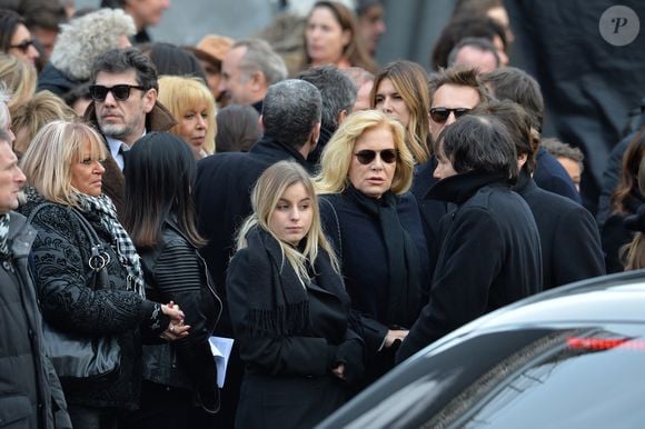 Darina Scotti, Sylvie Vartan - Sorties de l'église de la Madeleine après les obsèques de Johnny Hallyday à Paris le 9 décembre 2017. © Veeren / Bestimage
