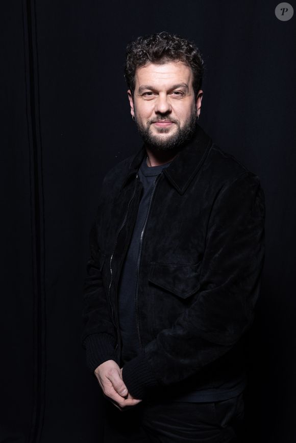 Claudio Capeo en backstage de l'enregistrement de l'émission "La Boîte à secrets", présentée par F.Bollaert et diffusée le 16 janvier 2026 sur France 3, dans les studios du Lendit à Saint-Denis, France, le 16 décembre 2025. © Cyril Moreau/Bestimage