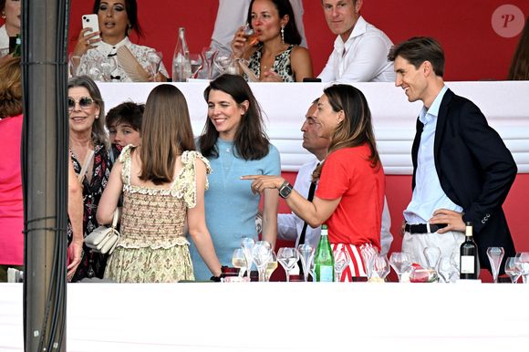 La princesse Caroline de Hanovre, sa fille Charlotte Casiraghi, son fils, né de son union avec Gad Elmaleh, Raphael, la princesse Alexandra de Hanovre, son fiancé Ben-Sylvester Strautmann, Melanie de Massy et Diane Fissore, la présidente du jumping et de la Fédération monégasque d’équitation, ont assisté à la 2eme journée du Jumping International de Monte-Carlo, le 4 juillet 2024. La compétition se déroule sur le port Hercule à Monaco, du 3 juillet au 5 juillet. La princesse Caroline, sa fille Charlotte et Diane Fissore, ont remis le 1er prix de la Longines Pro-Am Cup au profit de l'AMADE et recupéré un chèque de 20000 Euros pour l'associarion fondée en 1963 par la princesse Grace de Monaco en faveur de la protection et de l’épanouissement des enfants. C'es le binôme composé de Giacomo Paneraj (MON) et Felipe Coutinho Mendonca Nagata (BRE), pour la Team Paneraj & Partner Estate qui ont pris la première place. © Bruno Bebert/Bestimage