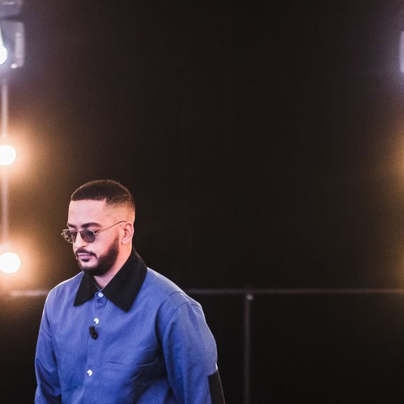 Slimane Nebchi lors de l'enregistrement de l'émission "La boite à secrets" le 7 octobre 2019

© Tiziano Da Silva / Bestimage