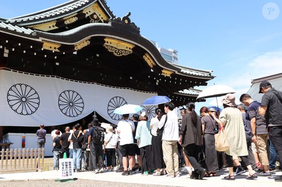 Le Japon a célébré le 80ème anniversaire de sa capitulation lors de la Seconde Guerre mondiale ; ici au sanctuaire controversé de Yasukuni le 15 août 2025  (photo par Yoshio Tsunoda/AFLO)