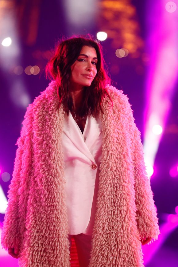 Exclusif - Jenifer Bartoli - Tournage de l'émission "La grande soirée du 31 décembre de Paris" au Musée du Quai Branly à Paris, diffusée le 31 décembre sur France 2
© Christophe Clovis / Bestimage
