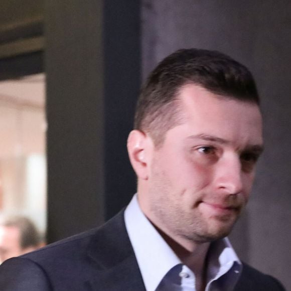 Jordan Bardella sort du siège du Rassemblement National après l'annonce de la condamnation de Marine Le Pen le 31 mars 2025

© Ewen Gavet / PsnewZ / Bestimage