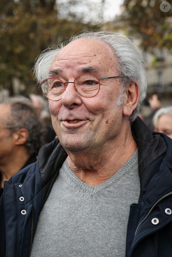 Maxime Le Forestier participe à la marche silencieuse organisée par le nouveau collectif Une Autre Voix le 19 novembre 2023 à Paris, France. Photo by Nasser Berzane/ABACAPRESS.COM