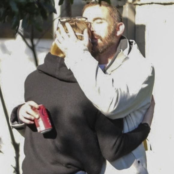 Brentwood, CA  - Ben Affleck embraced his daughter Violet after returning to his Pacific Palisades home, which survived the recent fires that destroyed properties across Los Angeles.



Pictured: Ben Affleck, Violet Affleck