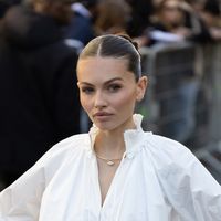 Thylane Blondeau : 240 heures de travail, 30 m de dentelle française, nouvelles photos de sa robe de mariée Miu-Miu