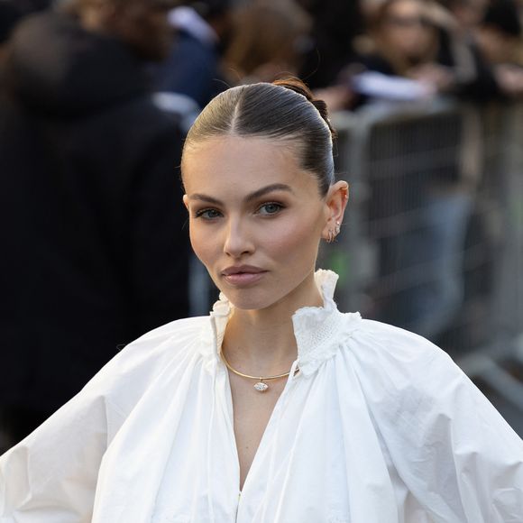 Thylane Blondeau a dévoilé de nouvelles images de sa robe de mariée Miu Miu.

Thylane Blondeau au défilé Zimmermann Collection Femme Prêt-à-Porter Automne/Hiver 2026-2027 au Carreau du Temple  lors de la Fashion Week de Paris. © Florian Lavielle / Bestimage