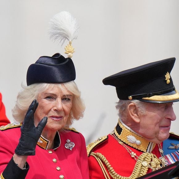Le roi Charles III d'Angleterre et Camilla Parker Bowles, reine consort d'Angleterre - Des membres de la famille royale assistent à la parade « Trooping the Colour » au palais de Buckingham, à Londres, au Royaume-Uni, le 13 juin 2026.

© Julien Burton / Bestimage