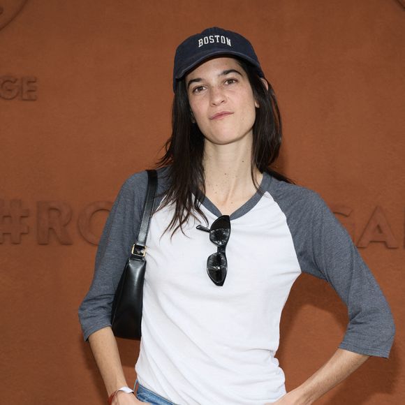Nul doute qu'ils seront nombreux à le pleurer, au de-là des personnes du métier. Ses enfants "qu’il aime comme une tempête, 

Suzanne Lindon au village lors des Internationaux de France de tennis de Roland Garros 2024, à Paris, France, le 26 mai 2024. © Jacovides-Moreau/Bestimage