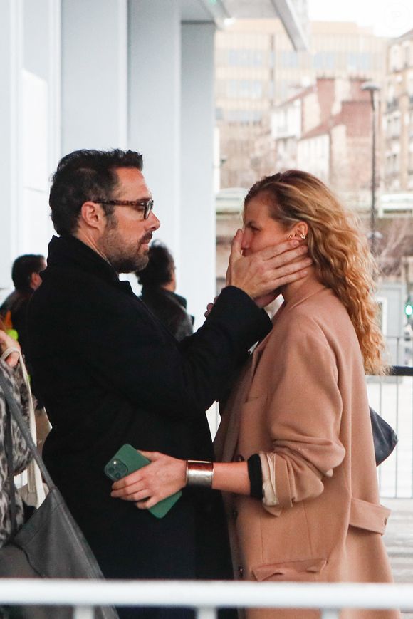 Apparue à ses côtés au tribunal, la mère de sa fille Joséphine a d'abord eu du mal avec cette affaire. 

Nicolas Bedos, avec sa compagne Pauline Desmonts sort du tribunal correctionnel de Paris où il était convoqué pour agression sexuelle en état d'ivresse sur une jeune femme de 25 ans ; le procès est reporté en septembre 2024.

© Christophe Clovis / Bestimage