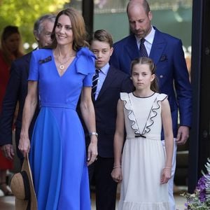 Le Prince et la Princesse de Galles (Le prince William, prince de Galles, et Catherine (Kate) Middleton, princesse de Galles), le Prince George (Le prince George de Galles) et la Princesse Charlotte (La princesse Charlotte de Galles) regardent la finale masculine de Wimbledon entre Jannik Sinner et Carlos Alcaraz, au All England Lawn Tennis and Croquet Club, Wimbledon, Londres, Royaume-Uni, le 13 juillet 2025. Photo par Andrew Matthews/WPA-Pool