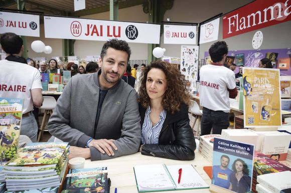 S'il a quitté l'émission, il officie toujours dans les médias et notamment dans le magazine "Parents" 

Benjamin Muller, Celine Kallmann - Festival du Livre de Paris 2025 au Grand Palais,  Paris, France, le 13 avril 2025. © Jack Tribeca / Bestimage