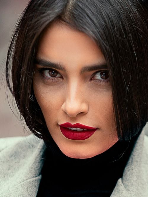 À partir de 50 ans, cette coupe de cheveux est réputée pour rajeunir le visage et les spécialistes la recommandent en salon