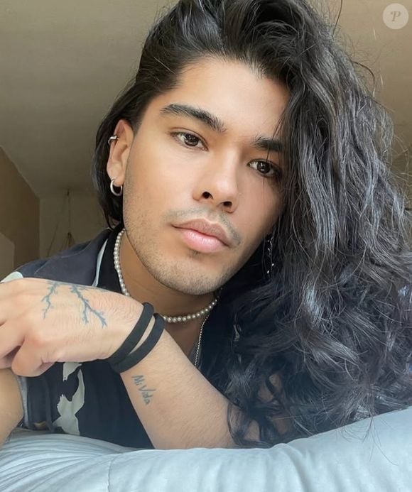 Après la séparation de ses parents, Jesus Guerrero avait été élevé par sa grand-tante "bien-aimée". Bien des années plus tard, il a de nouveau traversé une "sombre période" après la perte de son aïeule alors qu'il n'avait que 22 ans...