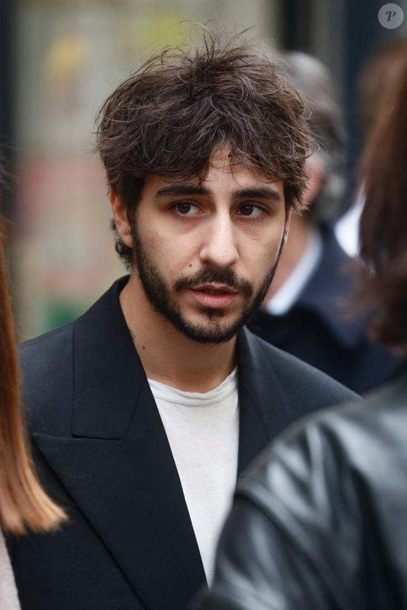 Le fils de Charlotte Gainsbourg et Yvan Attal se confie à ce sujet

Ben Attal lors de la cérémonie de dévoilement de la plaque "Maison des Illustres" de la Maison Gainsbourg à Paris, France, le 2 avril 2024. © Christophe Clovis/Bestimage