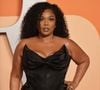 Elle confie aussi avoir mis l’alcool de côté pendant un temps, avant de s’autoriser un verre à l’occasion.
Lizzo assiste à la Vanity Fair Oscar Party 2025 au Wallis Annenberg Center for the Performing Arts le 2 mars 2025 à Beverly Hills, Californie. Photo Press Service / BESTIMAGE