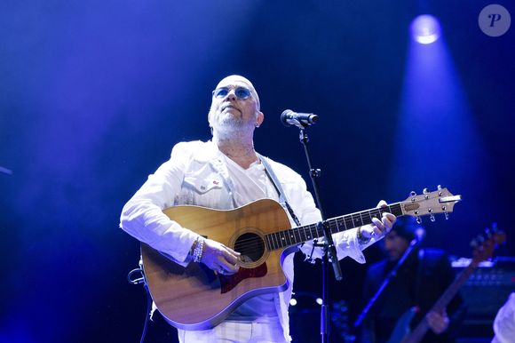 Pascal Obispo s'est ensuite adressé directement à Pierre Garnier, sur Europe 1. "Je voudrais embrasser Pierre Garnier, que j’aime profondément", a assuré l'artiste, âgé de 60 ans. 

Pascal Obispo au concert du gala des 20 ans de la fondation Recherche Alzheimer "2 générations chantent pour la 3ème" à l'Olympia à Paris le 18 mars 2024. © Cyril Moreau / Bestimage