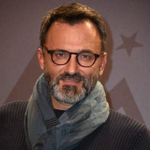 Frédéric Lopez assistant à la cérémonie d'ouverture du 21e Festival du film de comédie de L'Alpe d'Huez, en France, le 16 janvier 2018. Photo par Mireille Ampilhac/Abaca
