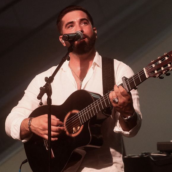 Kendji Girac - Célébration des 10 ans du centre commercial Beaugrenelle à Paris, France. Le 12 octobre 2023. 
© Christophe Clovis / Bestimage