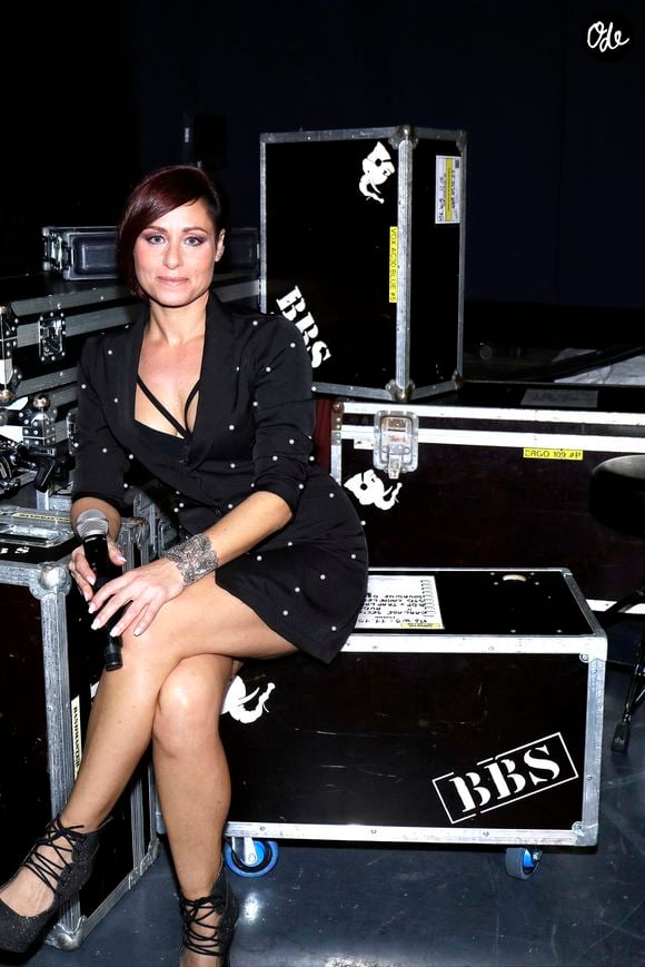 Exclusif - La chanteuse Alexandra Canto, Alex Dana (Ex-membre du groupe L5) pose à Paris le 17 novembre 2021. © Cédric Perrin/Bestimage