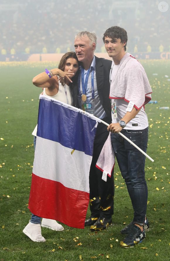 Didier Deschamps avec son fils Dylan et sa femme Claude Deschamps - Finale de la Coupe du Monde de Football 2018 en Russie à Moscou, opposant la France à la Croatie (4-2) le 15 juillet 2018 
© Cyril Moreau/Bestimage
