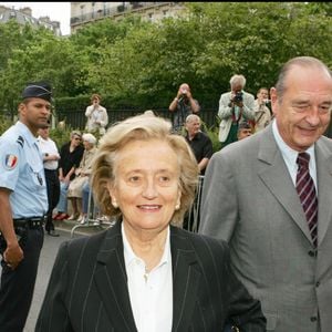 Bernadette et Jacques Chirac - Inauguration de la place Loulou Gasté dans le 17e arrondissement de Paris RINDOFF-GUIREC / BESTIMAGE