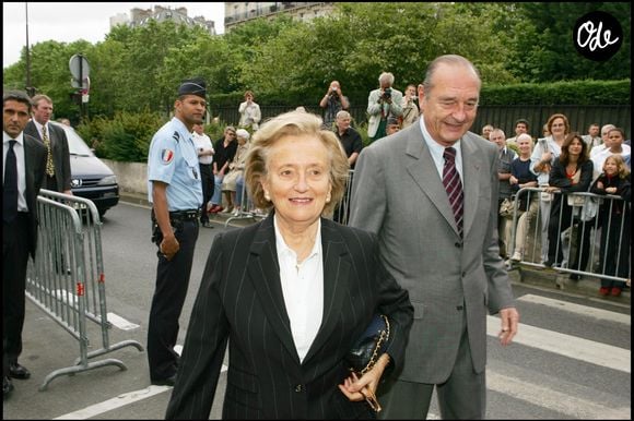 Bernadette et Jacques Chirac - Inauguration de la place Loulou Gasté dans le 17e arrondissement de Paris RINDOFF-GUIREC / BESTIMAGE