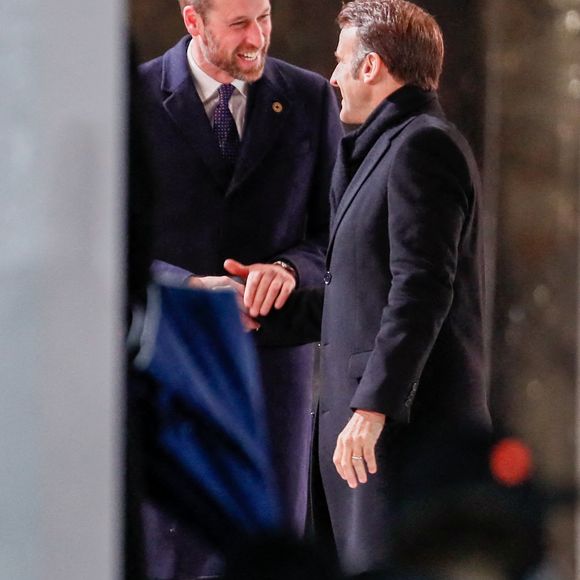 En tant que colonel en chef du 1er bataillon du régiment Mercian
Emmanuel Macron, président de la République Française et le prince William, prince de Galles - Arrivées à la cérémonie de réouverture de la cathédrale Notre-Dame de Paris, le 7 décembre 2024. Joyau de l’art gothique, lieu de culte et de culture, symbole universel de la France et de son histoire, la cathédrale de Notre-Dame de Paris rouvre ses portes les 7 et 8 décembre, cinq ans après le terrible incendie qui l’avait ravagée le 15 avril 2019. © Bestimage