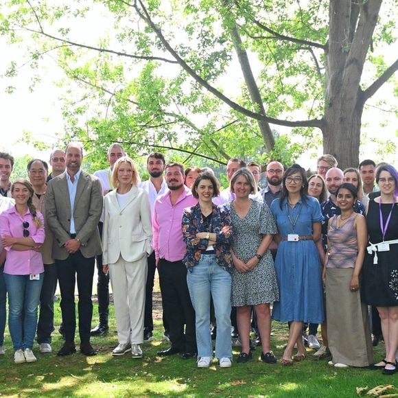 Le prince William, prince de Galles et Cate Blanchett sont en visite à la société Colorifix Limited, finaliste du prix Earthshot le 19 juin 2025.
Colorifix Limited crée des teintures durables pour les vêtements à Norwich
