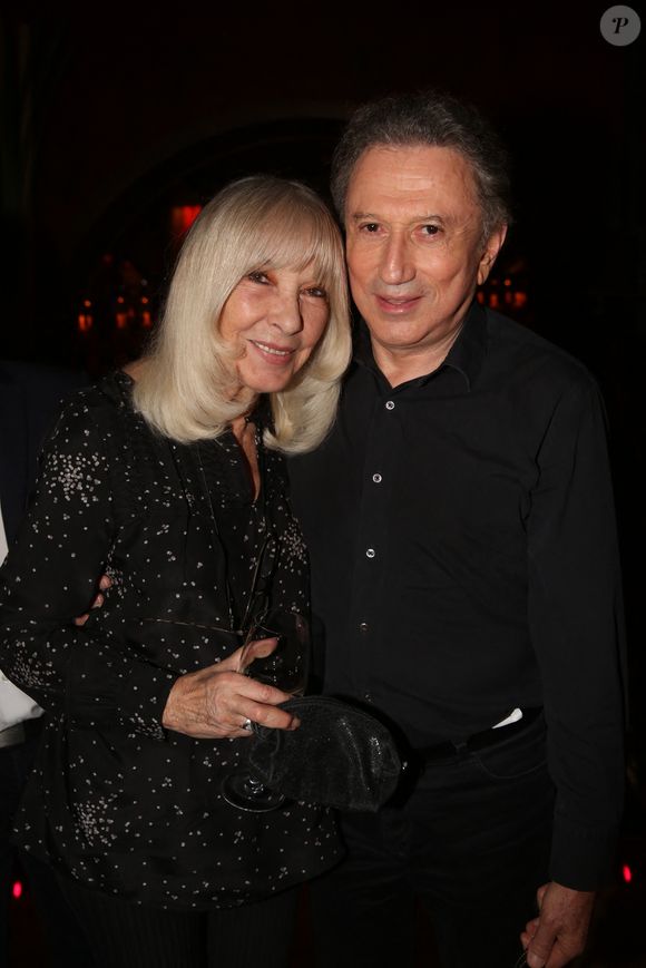 Il y possède une résidence secondaire avec son épouse, Dany Saval.

Exclusif - Dany Saval et son mari Michel Drucker lors de la soirée de lancement du livre du Dr Yves Lahiani 'Le Dompteur de maux', et l'anniversaire surprise des 97 ans de Michel Klein au Buddha-Bar, a Paris, France le 19 Avril 2018. Photo de Jerome Domine/ABACAPRESS.COM