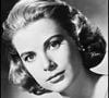 Ce que l'on sait moins, c'est que cette création est inspirée d’une robe iconique que portait sa grand-mère, Grace Kelly, dans le film d’Hitchcock "Fenêtre sur cour" sorti en 1954.
Portrait de Grace Kelly ©AGENCE / BESTIMAGE
