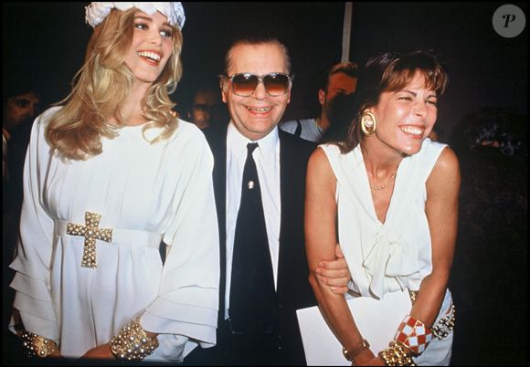 Claudia Schiffer, Karl Lagerfeld et la princesse Caroline de Monaco, collection haute couture automne hiver 1991 1992 à Paris. © BERTRAND RINDOFF PETROFF / BESTIMAGE