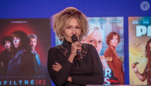 "Au contraire, le métier me ferme une porte et ne comprend manifestement pas. Je suis absolument démunie, je me sens abandonnée, rejetée, punie." 
Clémentine Célarié lors de la remise du Prix Vidocq Jour 4 Serie Mania Festival international Lille 2024, à Lille, France, le 18 mars 2024. © Stéphane Vansteenkiste/Bestimage