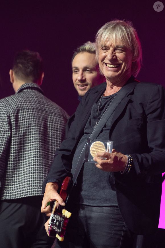 Le chanteur célèbre ses 50 ans de carrière

Jean-Louis Aubert (Grand prix de la chanson française, créateur-interprète) lors de la Cérémonie des Grands Prix de la Sacem 2025 au théâtre Les folies Bergeres, à Paris, France, le 24 novembre 2025. Photo par Mireille Ampilhac/ABACAPRESS.COM