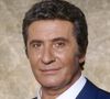 "Je sais. Papa n’a pas la place qu’il mérite au Panthéon de la chanson française. Je ne comprends pas et je n’ai pas de réponse à ces questions", a confié la fille de l'interprète de "Et maintenant".

Le chanteur français Gilbert Becaud à Paris, France, en mai 1986. Photo par Pascal Baril/ABACAPRESS.COM