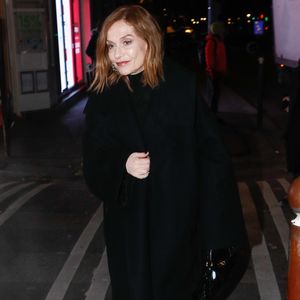 Petite dernière, elle explique avoir grandi dans une grande liberté.

Isabelle Huppert - Arrivées au dîner des Révélations des César 2025 à L'Élysée Montmartre à Paris, France, le 20 janvier 2025.  © Christophe Clovis / Bestimage