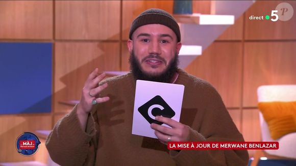 Merwane Benlazar lors de son passage sur le plateau de C à vous le vendredi 31 janvier 2025 sur France 5.
Crédit : C à vous/France 5