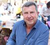 Pour surmonter cette épreuve, il a choisi de se tourner vers les "soins de support" en complément de ses traitements.

Pascal Bataille  - Festival du Livre de Paris 2025 au Grand Palais à Paris le 11 avril 2025.
© Denis Guignebourg / Bestimage