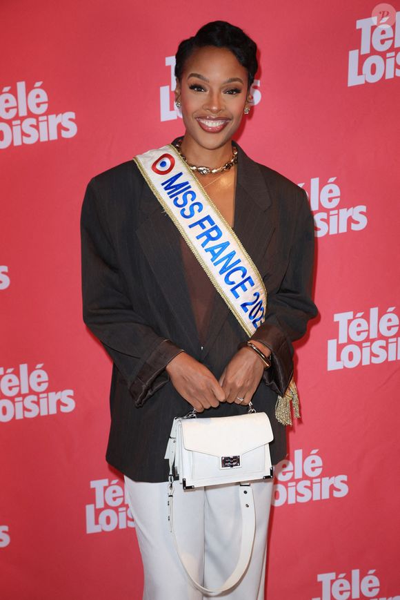 Angélique Angarni-Filopon (Miss France 2025) assiste aux 'Tele Loisirs Awards 2025' à Paris, 23 septembre 2025, France. Photo par Jerome Domine/ABACAPRESS.COM