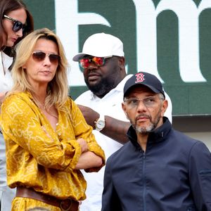 Roschdy Zem et sa compagne Sarah Lavoine en tribunes des Internationaux de France de tennis de Roland Garros 2023 à Paris le 11 juin 2023. © Jacovides-Moreau/Bestimage