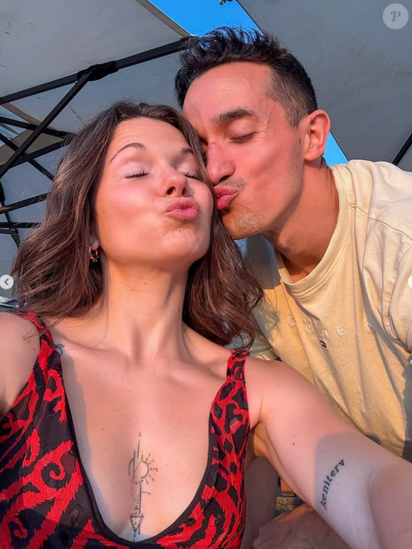 Côté vie privée, la jeune femme de 30 ans est en couple depuis huit ans avec un autre influenceur et Youtubeur, TiboInShape, le vidéaste francophone le plus suivi au monde avec 26,9 millions d'abonnés en début juin 2025. Les tourtereaux se sont mariés au mois de mai dernier.

Juju Fitcats sur Instagram
