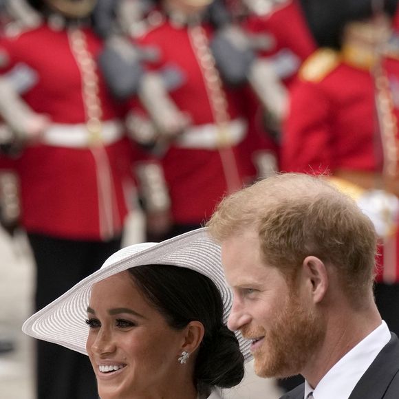 La petite, âgée de quatre ans, découvre un portrait en noir et blanc de leur chien Guy, décédé plus tôt cette année.

Le prince Harry, duc de Sussex, et Meghan Markle, duchesse de Sussex - Les membres de la famille royale et les invités lors de la messe du jubilé, célébrée à la cathédrale Saint-Paul de Londres, Royaume Uni, le 3 juin 2022. © Avalon/Panoramic/Bestimage