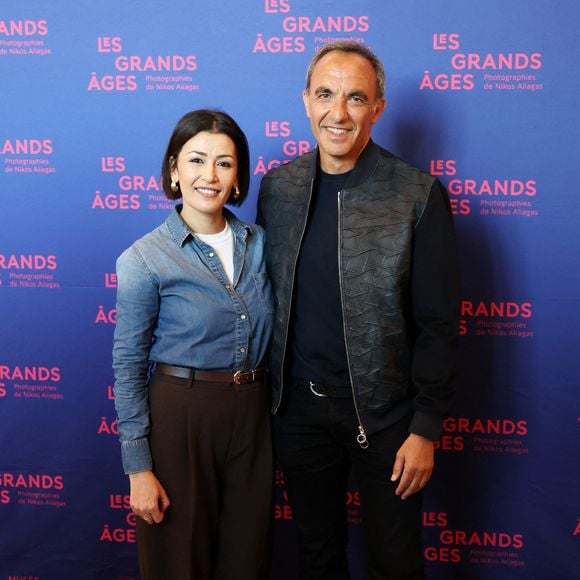 Karima Charni et Nikos Aliagas - Vernissage de l'exposition "Les grands âges", photographies de Nikos Aliagas au musée de l'Homme à Paris le 7 avril 2026. © Dominique Jacovides/Bestimage
