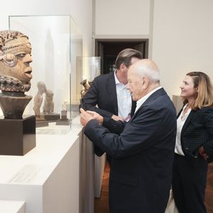 Le "Parcours des Mondes" est le plus grand salon international consacré aux arts extra-européens, installé chaque année dans le quartier de Saint-Germain-des-Prés à Paris. 

Exclusif - Marc Ladreit de Lacharrière lors de la présentation de la nouvelle édition du salon "Parcours Des Mondes".
© Jack Tribeca/Bestimage