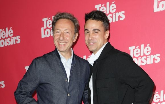 Stéphane Bern et Yori Bailleres - Photocall de la soirée "Télé Loisirs Awards 2024" aux Jardins du Pont-Neuf à Paris le 23 septembre 2024.