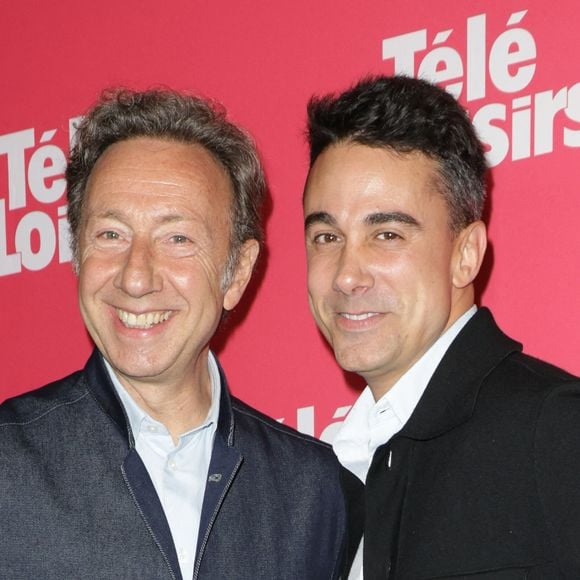 Stéphane Bern et Yori Bailleres - Photocall de la soirée "Télé Loisirs Awards 2024" aux Jardins du Pont-Neuf à Paris le 23 septembre 2024.