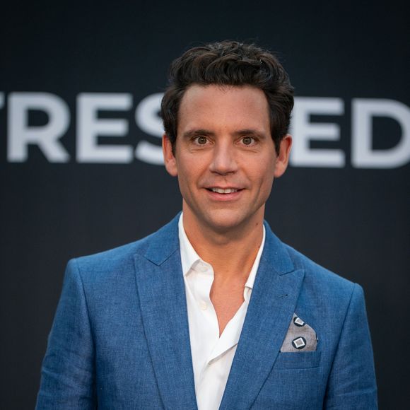 Et qui se trouve juste en face de celle d'un auteur à qui l'on doit un roman mythique 

Le chanteur Mika pose lors de la 17e édition du FesTVal de Vitoria, au Palais des Congrès Europe à Vitoria-Gasteiz, Alava, Pays Basque (Espagne). © Iñaki Berasaluce/Europa Press/Bestimage