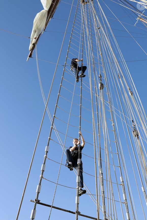 Un défi que peu de gens pourraient relever par crainte
La princesse Leonor d'Espagne est en formation sur le voilier école Juan Sebastian De Elcano le 31 janvier 2025. LALO YASKY / BESTIMAGE