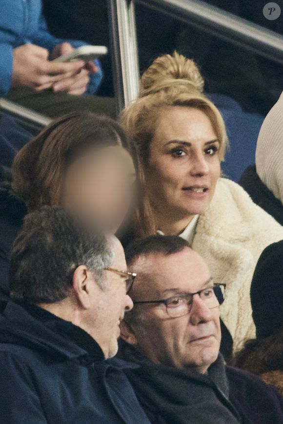 Elodie Gossuin et sa fille - Célébrités dans les tribunes du match de Ligue 1 McDonald's opposant le Paris Saint-Germain (PSG) à L’AS Monaco (4-1) au Parc des Princes à Paris le 7 février 2024. © Cyril Moreau/Bestimage